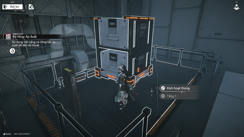 Đưa thùng hàng lớn đến thang máy