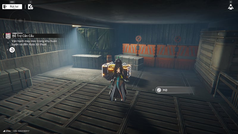 Phía sau bảng điện tử có một rương thưởng